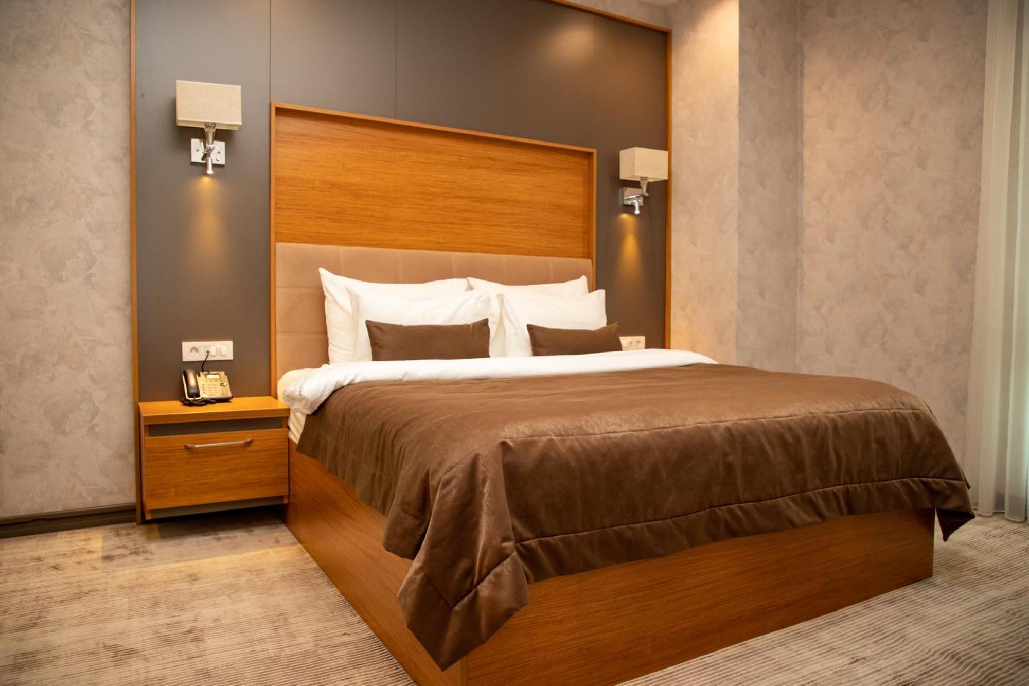 Midtown Hotel Баку Екстериор снимка